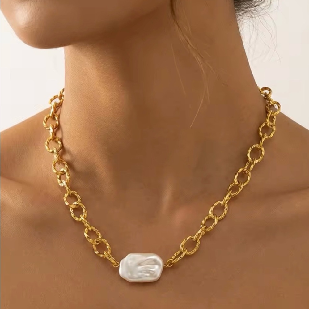Gold Chain Necklace with White Baroque Pearl Pendant